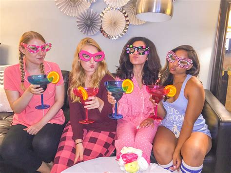 College Girls Have First Lesbian Experience At Slumber Party .